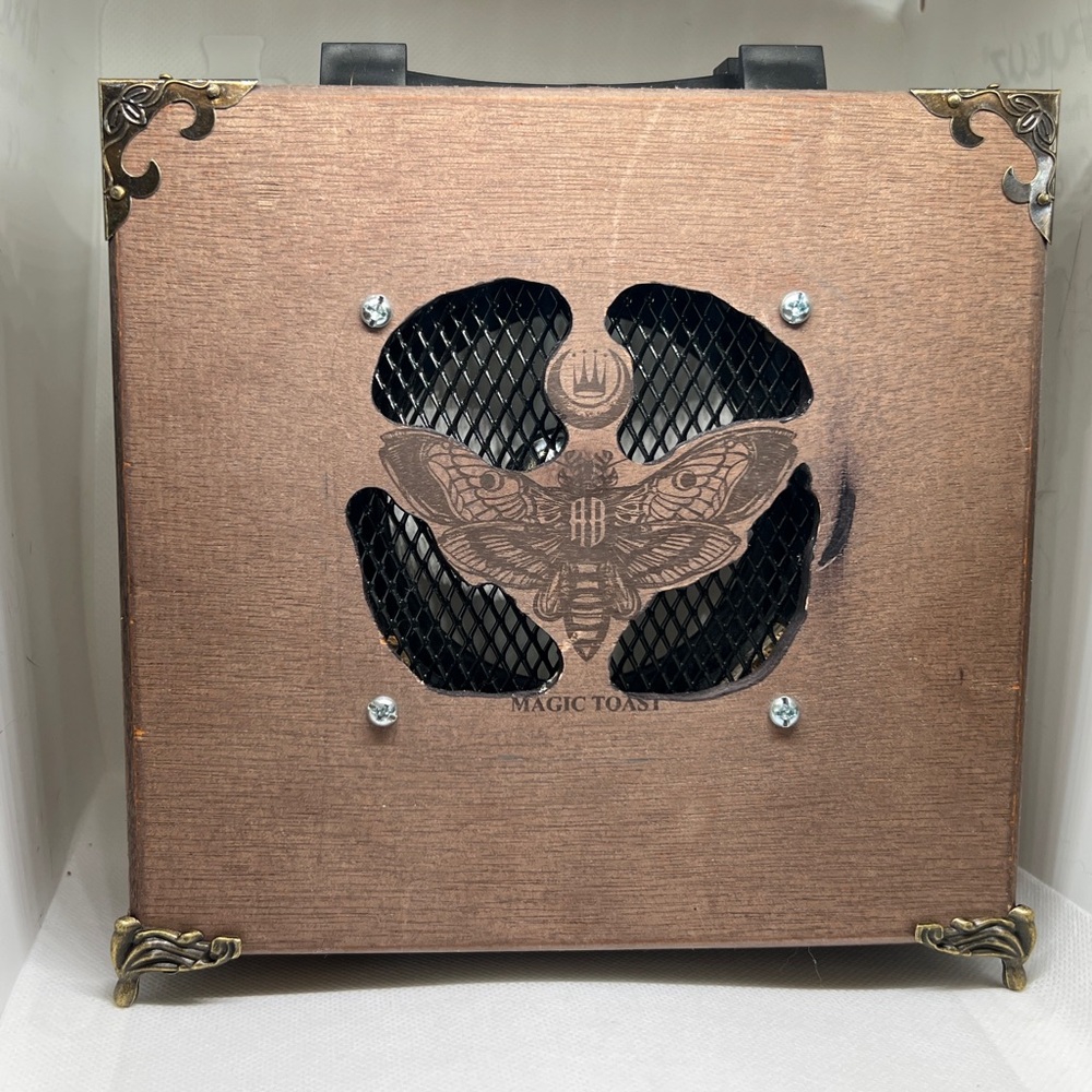 Brown Magic Toast Bluetooth Speaker with Ornate Design